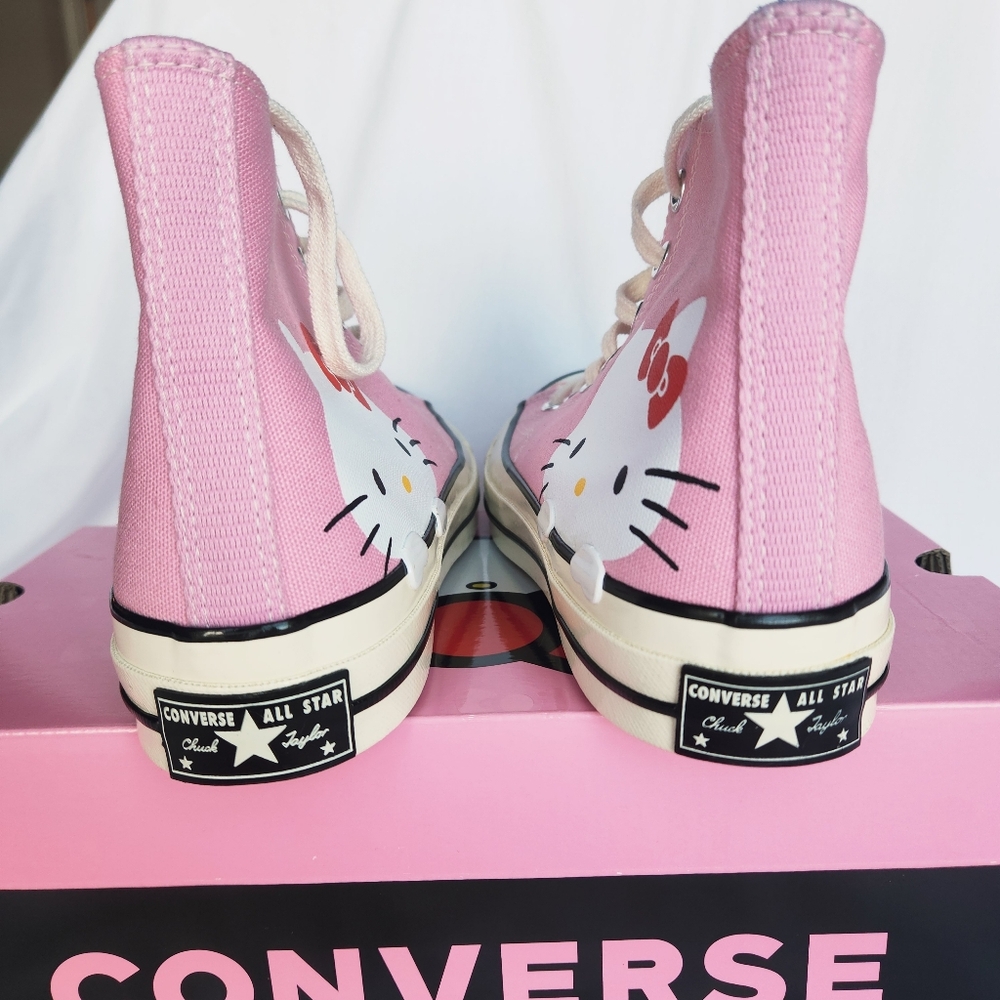 NIB RARE 9 W Sanrio Converse Hello Kitty Pink High Tops Chuck Shoes Kawaii Cute